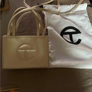 Mini champagne Telfar bag